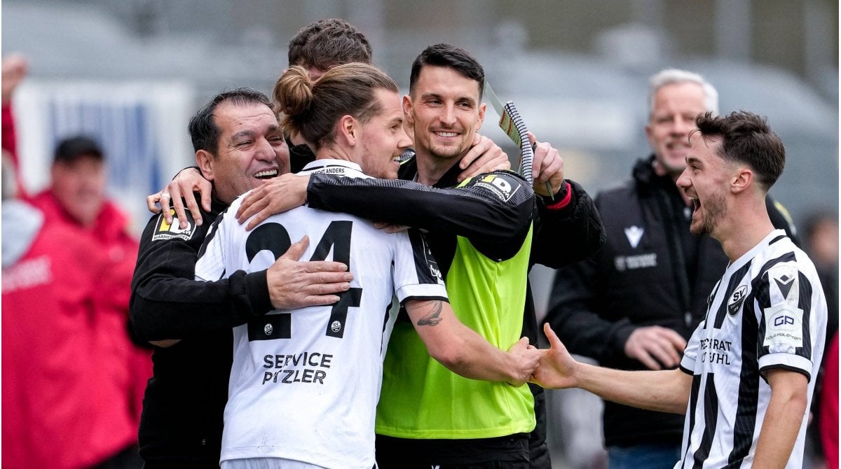 [3. Liga] Höchster gedrehter Rückstand: Sandhausen schreibt im Spiel gegen Regensburg Drittliga-Geschichte - Nach 11 Minuten lag man bereits 0:3 zurück, am Ende steht ein 6:3-Sieg