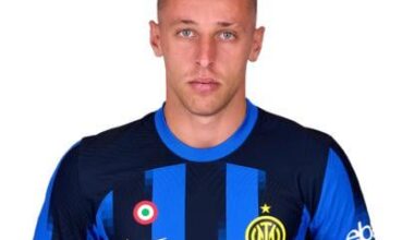 Enters, scores, refuses to elaborate further, leaves