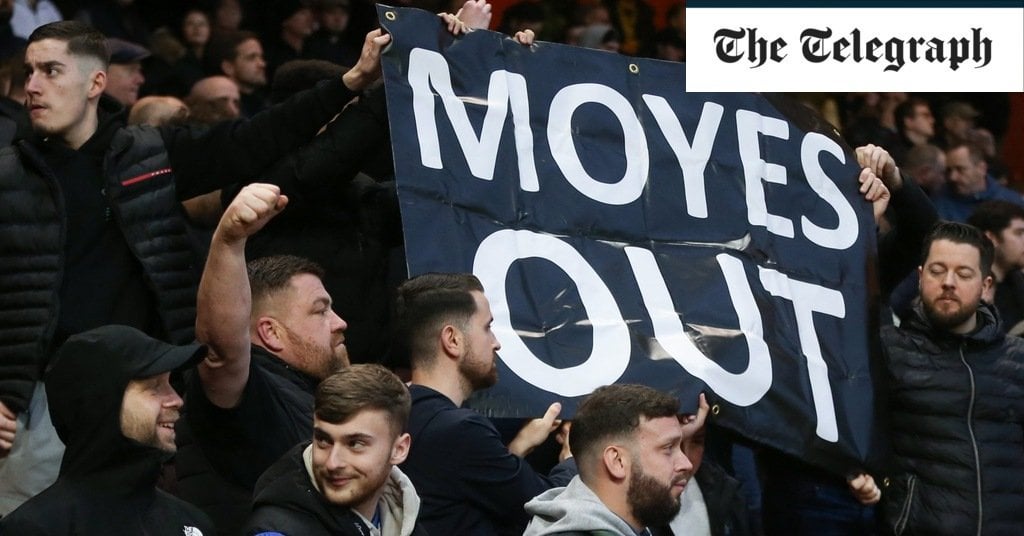 West Ham fans unfurl ‘Moyes Out’ banner as Nottingham Forest extend their dire run