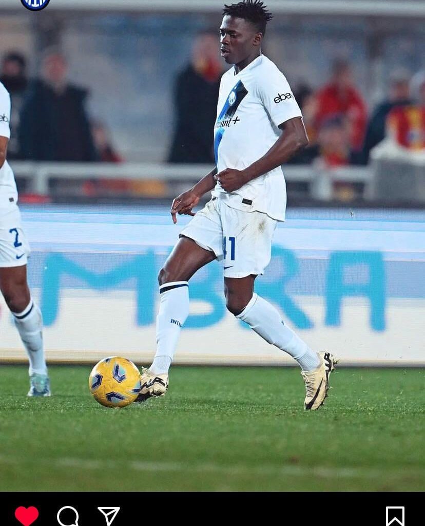 Ebenezer Akinsanmiro on Instagram. 🖤💙