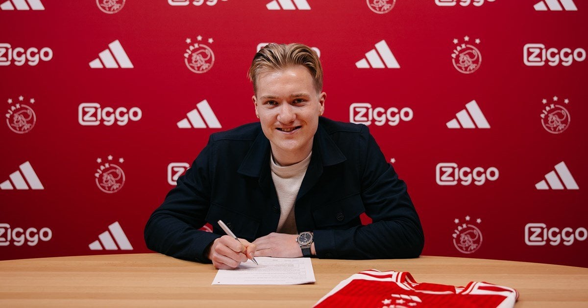 Official: Julian Rijkhoff joins Ajax from Borussia Dortmund. 19 y/o striker has signed until 2027, with an option for one more year