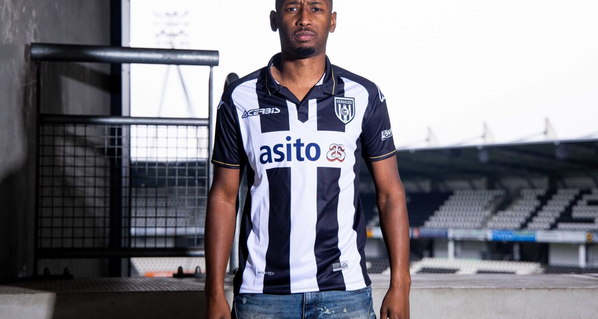 Heracles Signs Kelvin Leerdam