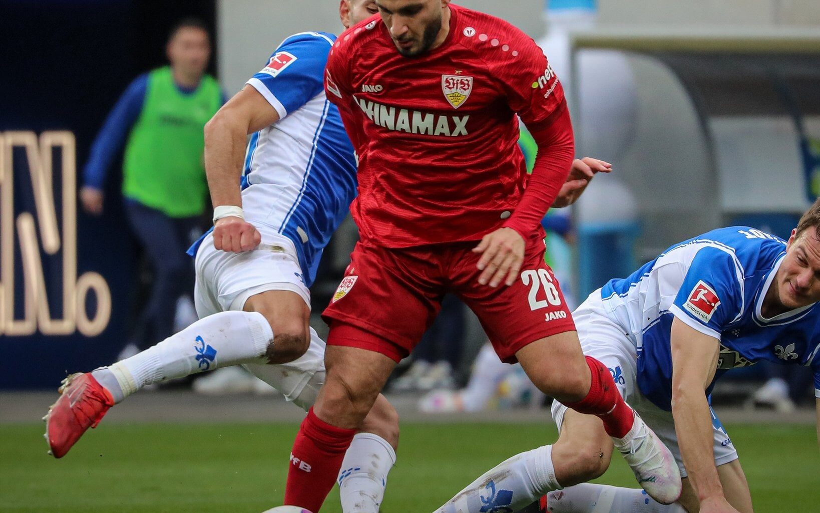 Deniz Undav hat sich beim Bundesligaspiel gegen Darmstadt 98 einen kleinen Muskelfaserriss im linken hinteren Oberschenkel zugezogen. Der 27-jährige Stürmer steht für das Heimspiel gegen den 1. FC Köln am kommenden Samstag nicht zur Verfügung.