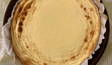 Je me suis levée très tôt pour faire cette tarte au goumeau, une spécialité de ma Franche-Comté natale. 🥰 Un souvenir des quatre-heures de mon enfance. 👧🏻