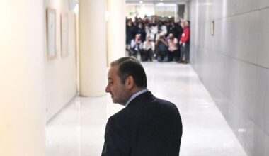 Ábalos culmina su hundimiento presentándose como víctima