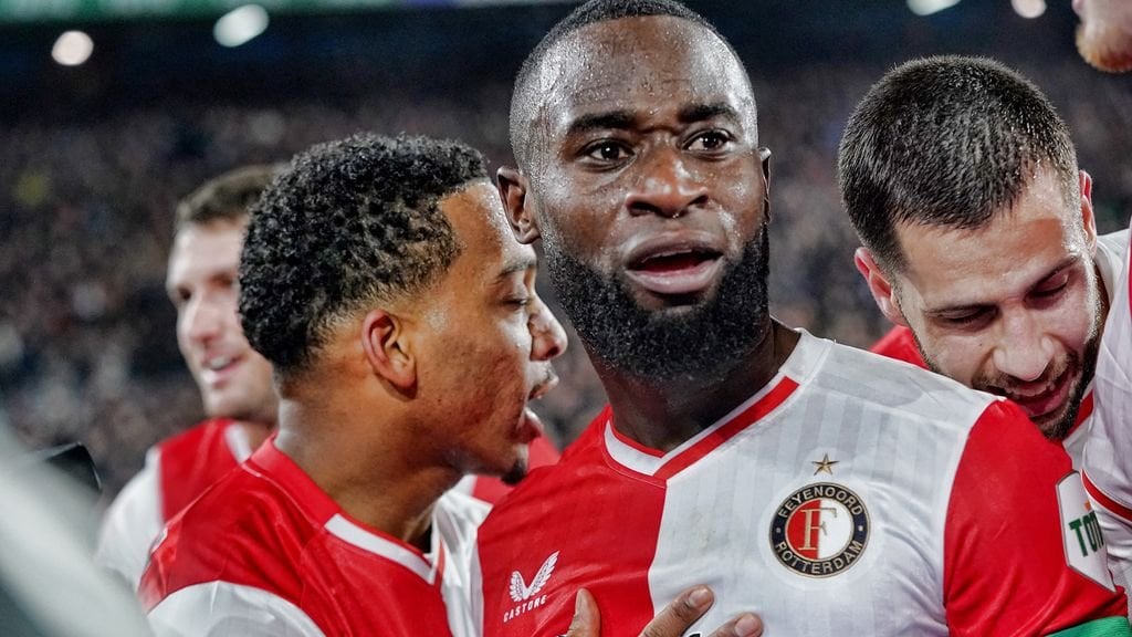 Feyenoord also beats AZ in the KNVB Beker, 2-0