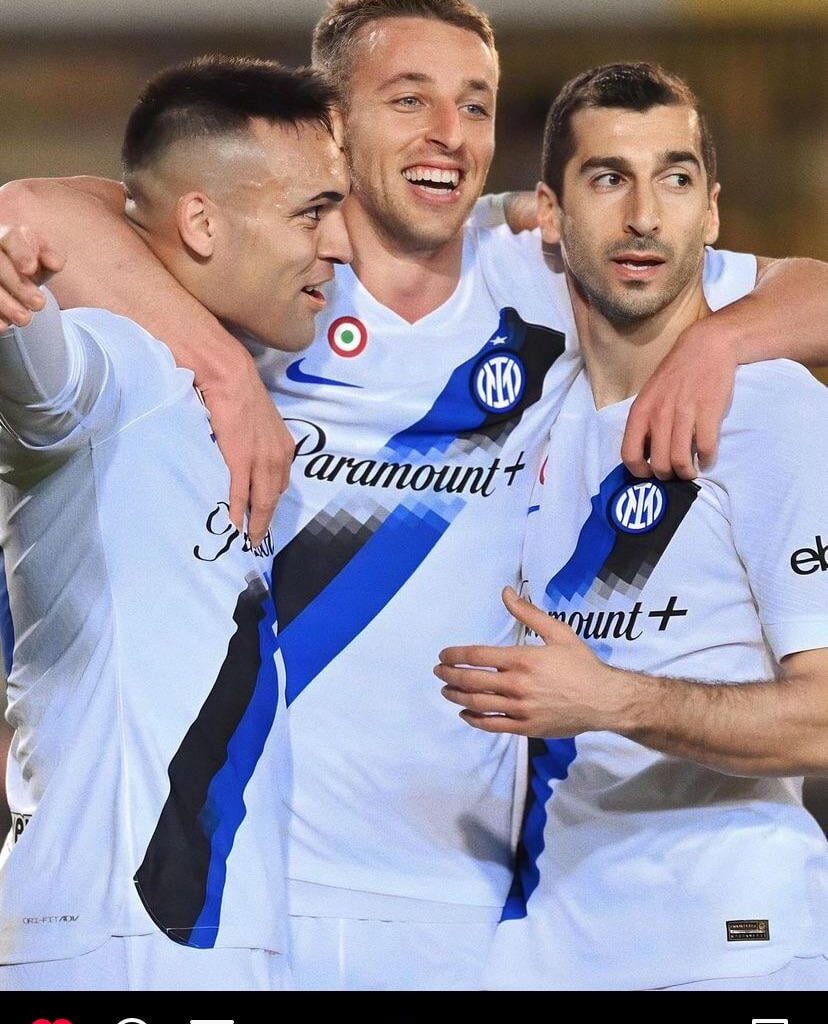 Davide Frattesi on Instagram: “You are my obsession” 🖤💙