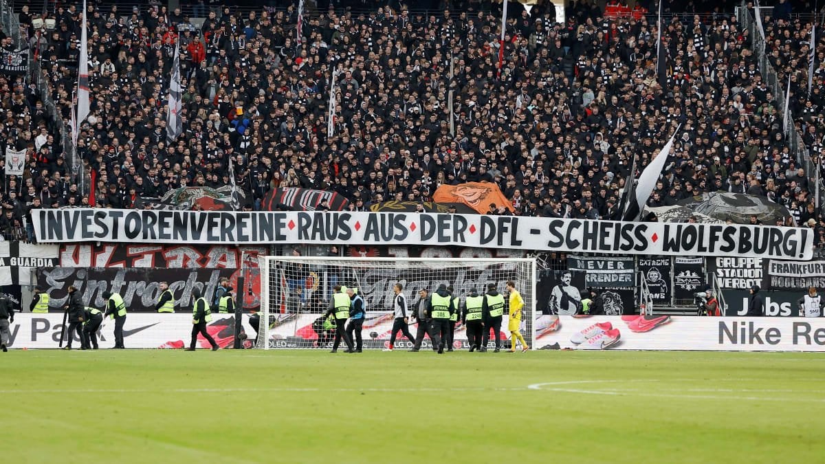 Spielunterbrechung in Frankfurt: SGE-Vorstand Reschke erklärt Beweggründe des Fan-Protests