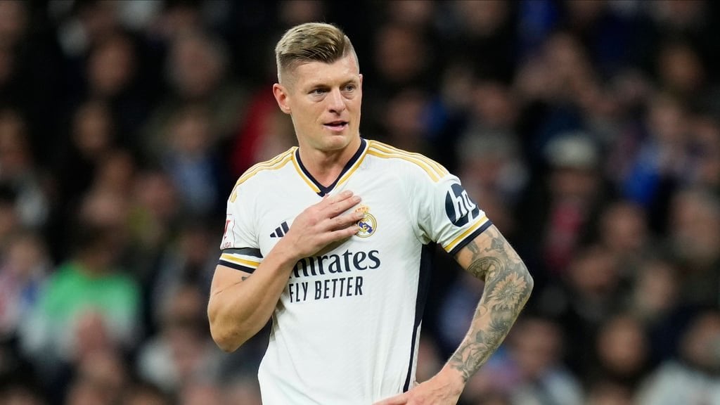 Kroos äußert sich bei CL-PK über mögliches DFB-Comeback: "Es gibt die Möglichkeit, ich denke darüber nach. Aber auch hier habe ich noch keine Entscheidung getroffen. Ich werde die Entscheidung treffen, wenn ich dafür bereit bin. Ich genieße einfach den Fußball gerade."
