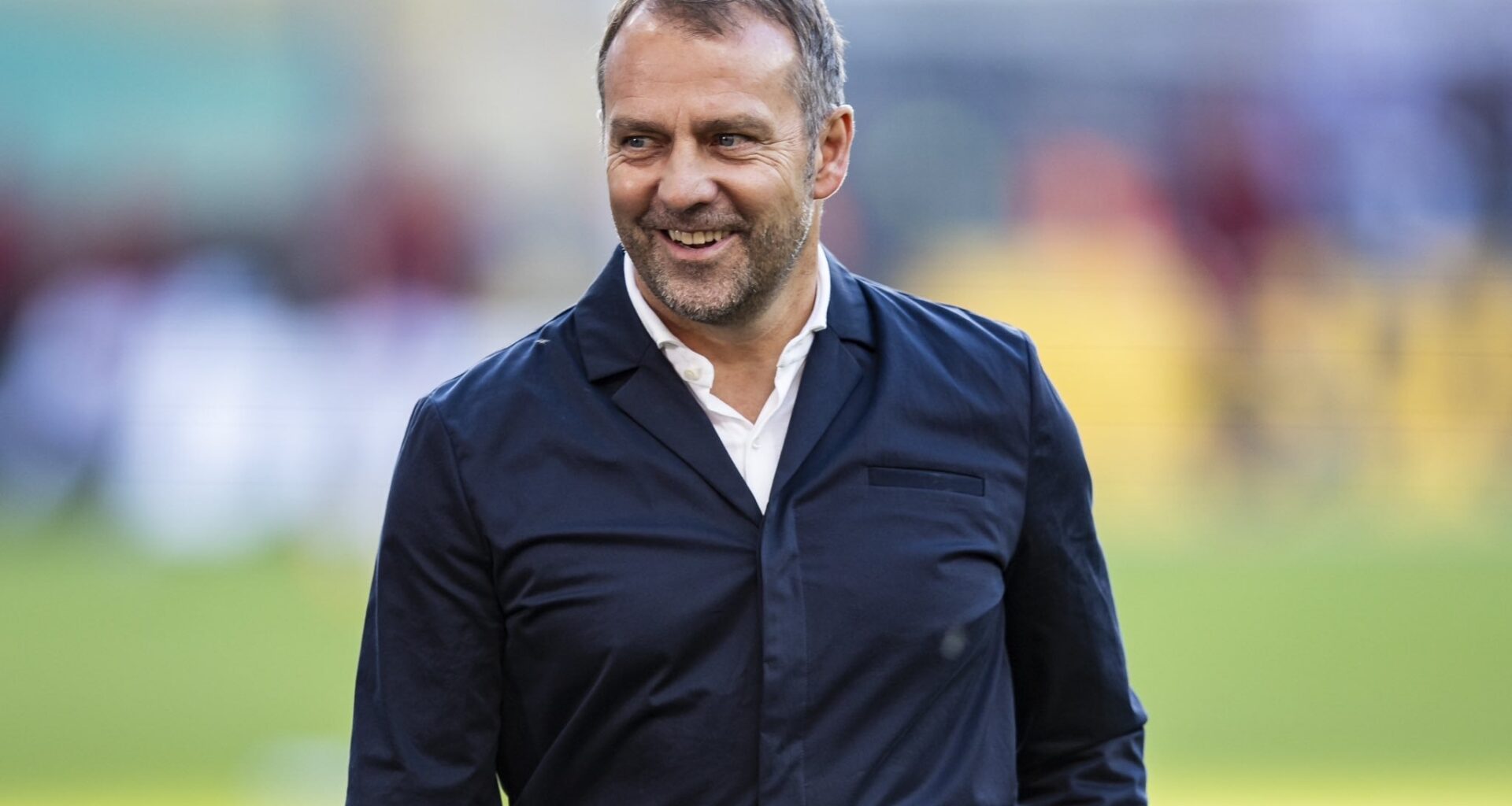 Pini Zahavi ist der neue Berater von Hansi Flick, welcher bereit ist, einen neuen Job anzufangen. Flick steht auf der Liste von Barcelona und mehreren Teams in England.