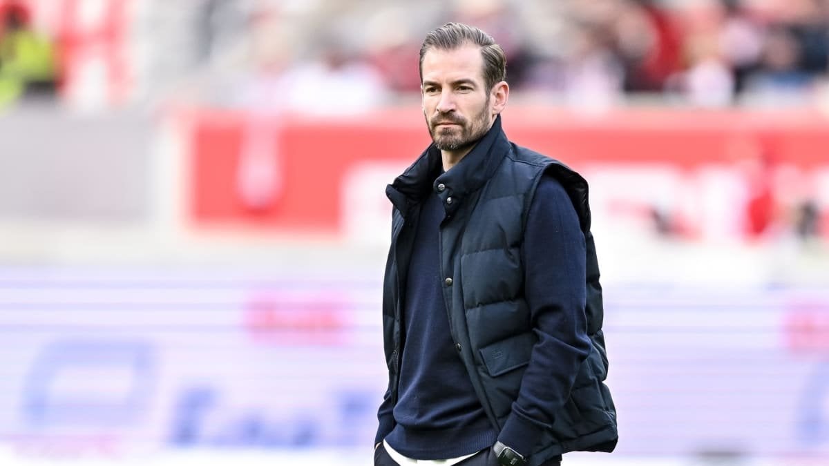 Sportdirektor Schmidt vermeidet Bekenntnis zu Siewert: "So können wir nicht weiterspielen"