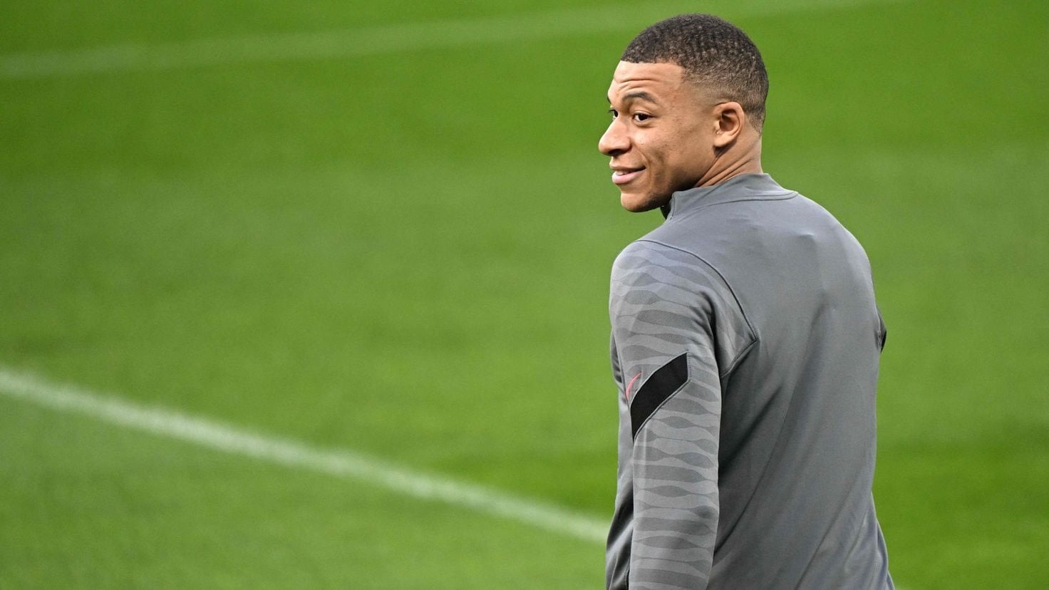 [Cadena Ser] During Monday, one of Kylian Mbappe’s entourage was in Manchester & met with several officials from Manchester City. The advisor was seen at their training ground. On Thursday, Mbappe announced he will leave PSG. An another advisor to Mbappe was at Leipzig for Leipzig-Madrid game