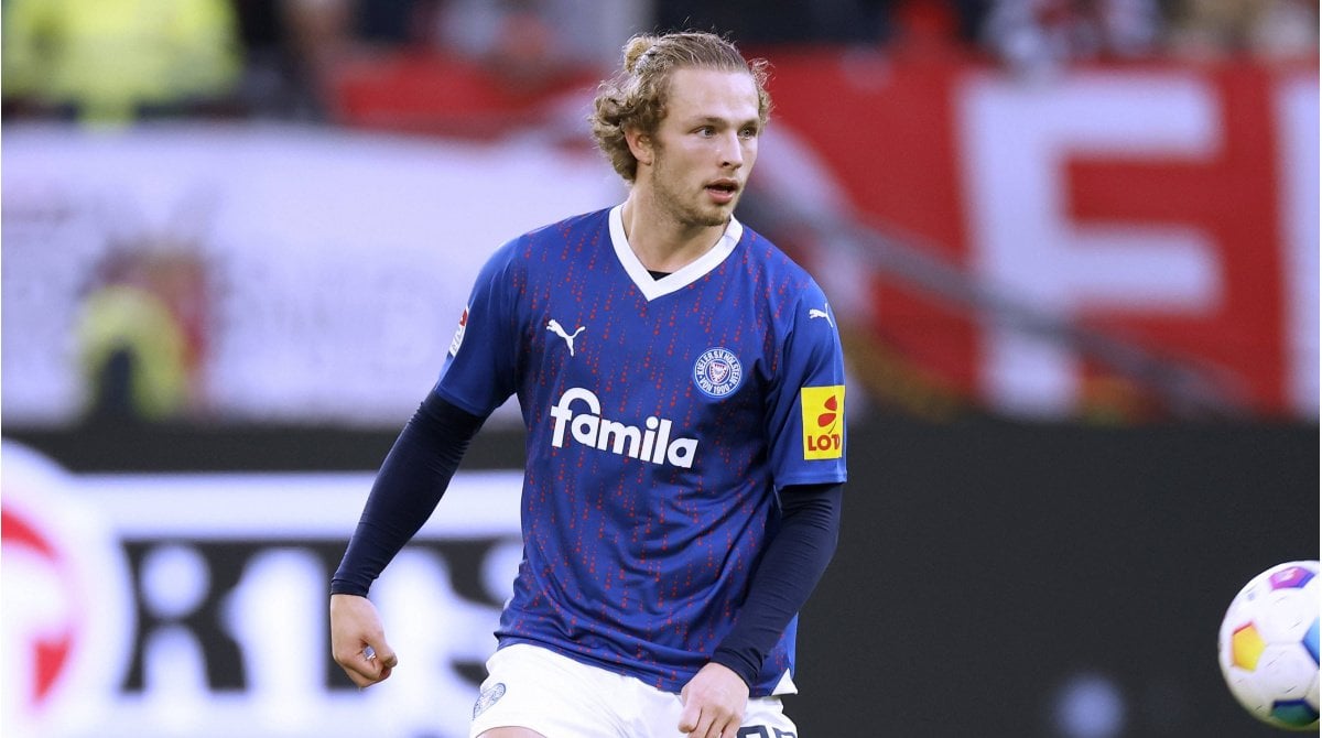 Doppelte Verlängerung vorm Spitzenspiel: Holstein Kiel bindet Arp und Sterner
