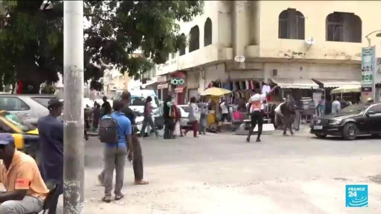 Sénégal : incompréhension et mécontentement après le report de la présidentielle • FRANCE 24