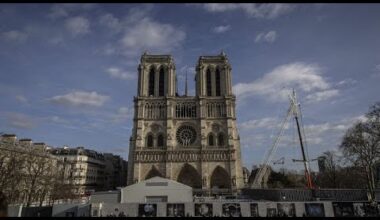 Des chaises uniques en chêne massif pour la nef de Notre-Dame de Paris