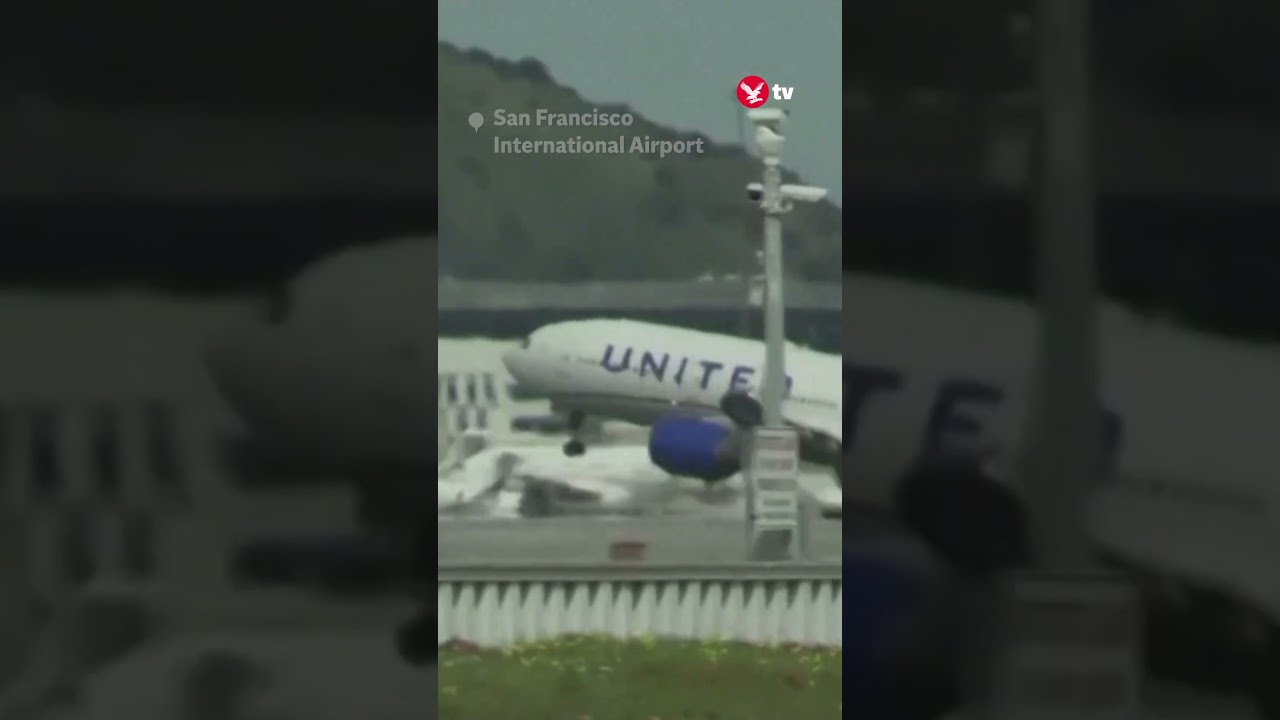 United Airlines flight loses tyre during take-off #shorts