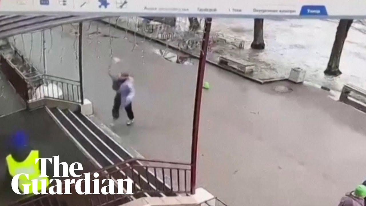 Russia elections: molotov cocktail thrown at St Petersburg polling station