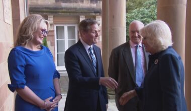 Queen arrives in Northern Ireland