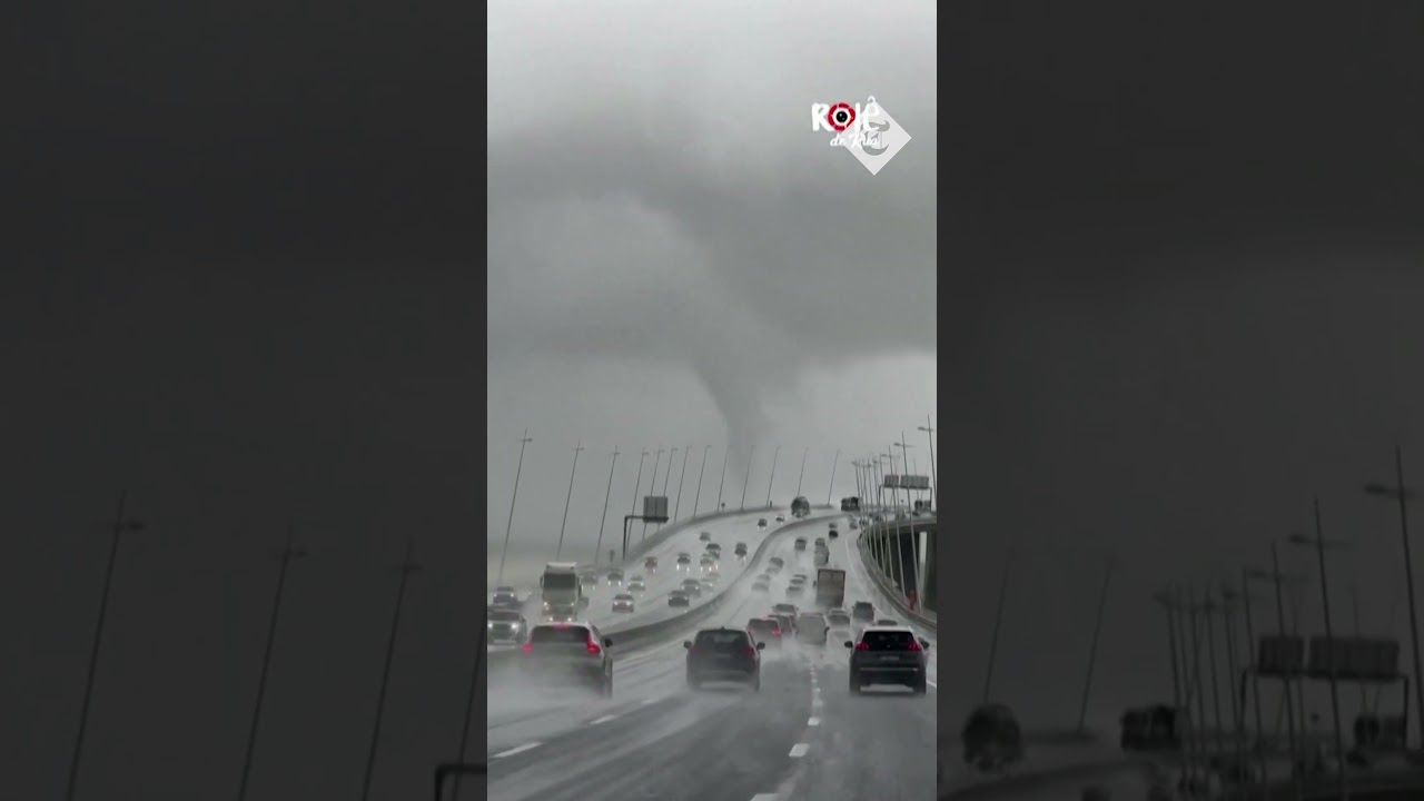 Waterspout spotted in Lisbon from Vasco da Gama bridge