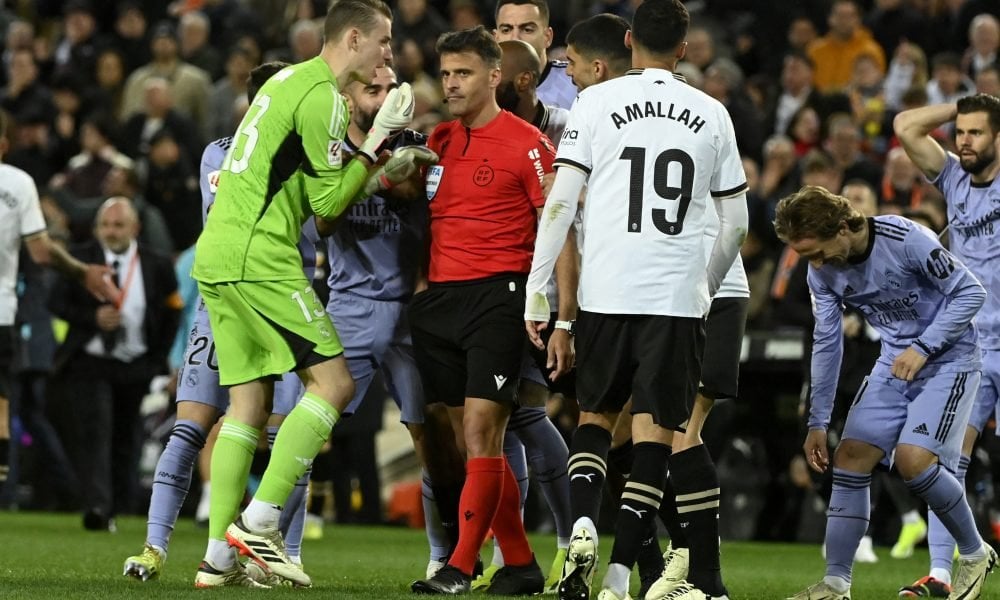 Referee Gil Manzano sidelined for mistake during Valencia 2-2 Real Madrid - report - Madrid Universal
