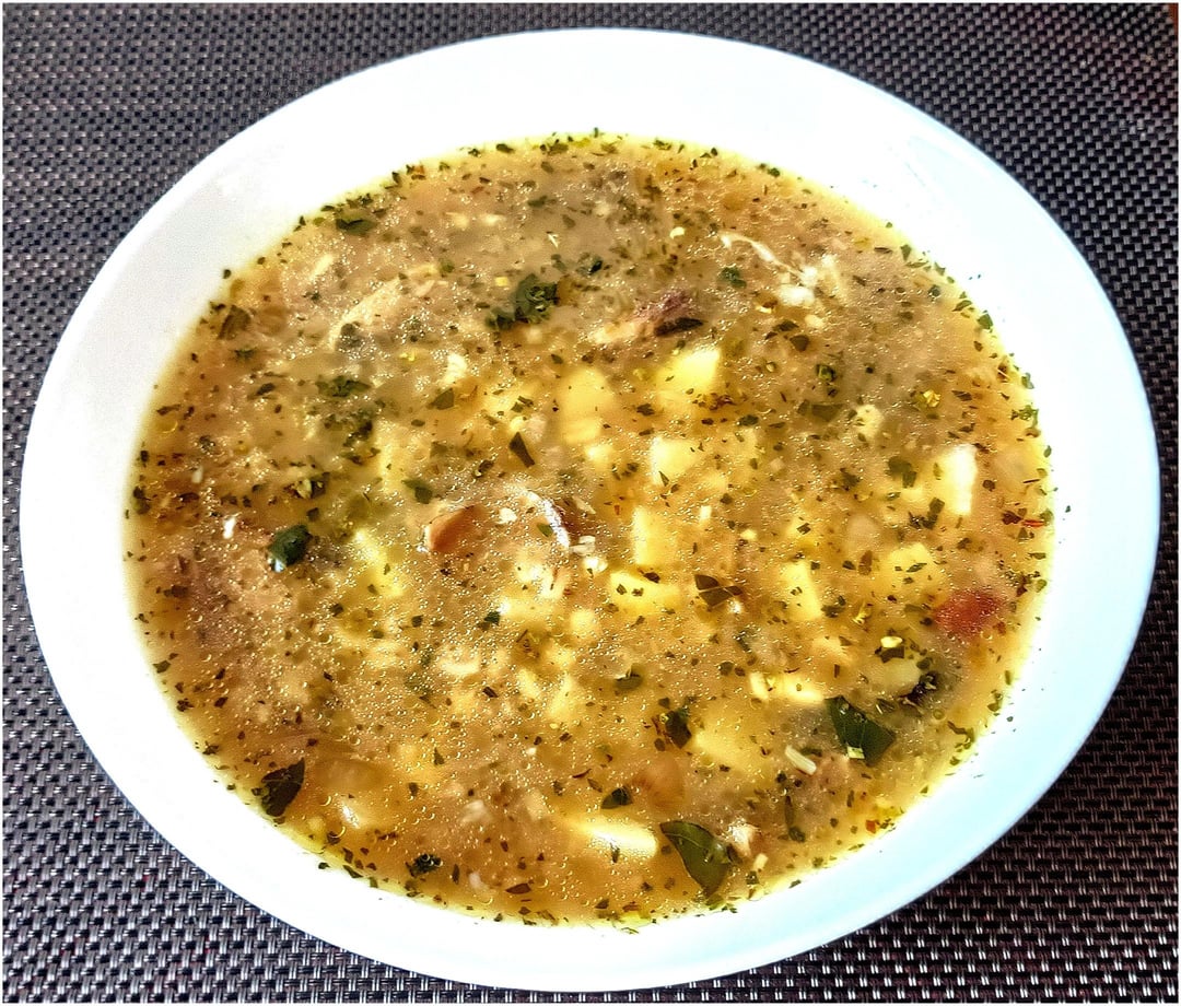 Today's delicious lunch 😋 Mushroom soup with hail and a whole clove of garlic and baked white pork liver sausage "jitrnice" with potatoes and sauerkraut 🤤 It was delicious 👍 Have a nice evening 🍻