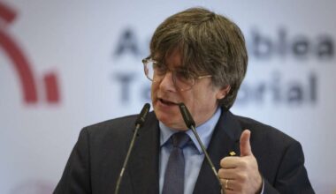 Puigdemont confía en poder estar en Cataluña para el debate de investiduraPuigdemont confía en poder estar en Cataluña para el debate de investidura