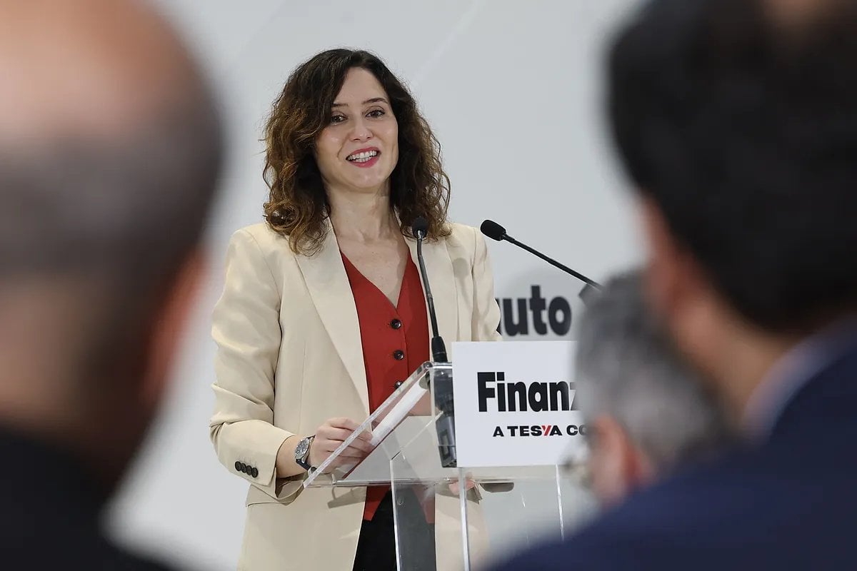 Ayuso se distancia del caso de su pareja y ahonda en su crítica a la Fiscalía y Moncloa  por sus "métodos chavistas"