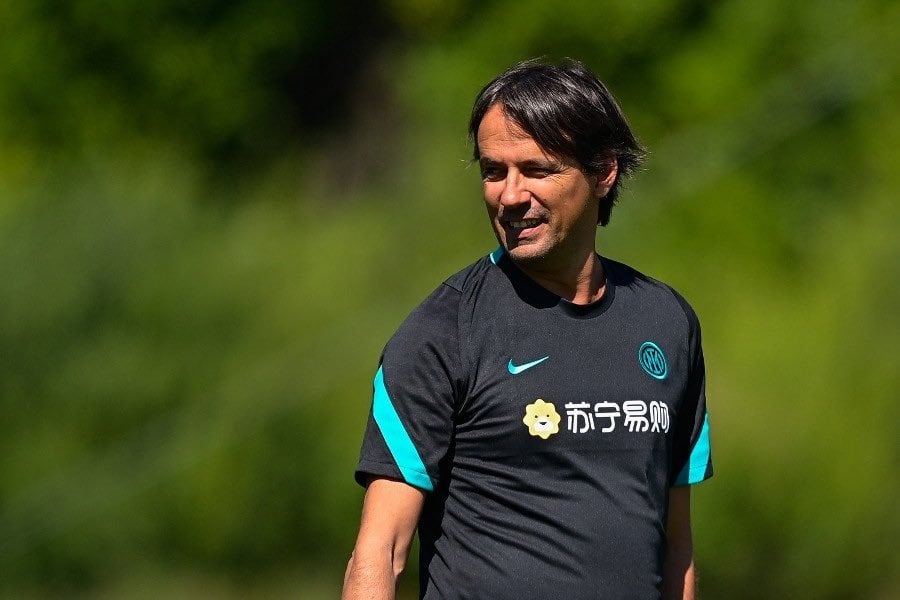 [Guarro] Today Inzaghi experimented a bit but there shouldn’t be any major changes among the starters. The probable one is the following:  Sommer; Bisseck, Acerbi, Bastoni; Darmian, Barella, Calhanoglu, Mkhitaryan, Buchanan/Dimarco; Thuram, Lautaro. Yes, it is not certain that Mkhitaryan will rest.