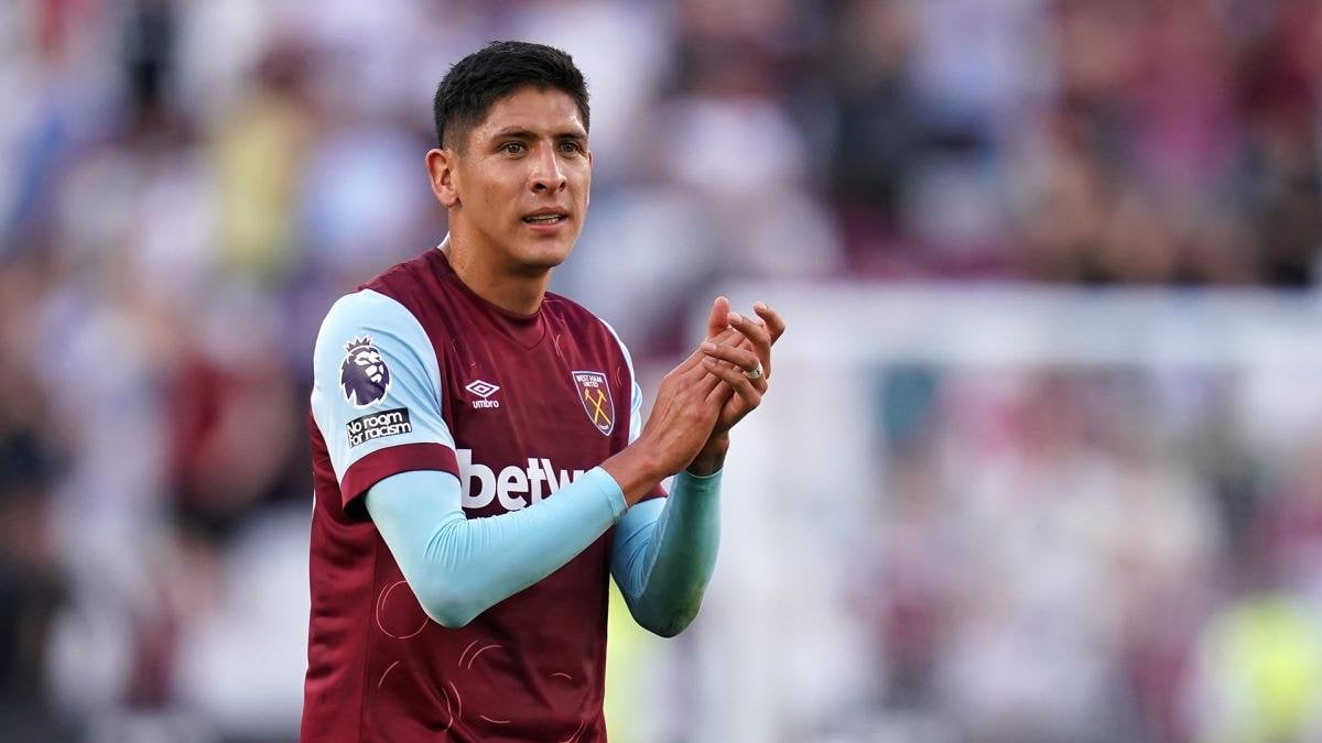 Edson Alvarez über seine Gespräche mit Borussia Dortmund: "Alles war geregelt, das Gehalt, sie hatten ein Haus für mich organisiert, sich sogar um die Schulen für meine Kinder gekümmert. Und plötzlich ist der Deal geplatzt! So ist das manchmal im Leben. Aber ich kann es bis heute nicht verstehen."