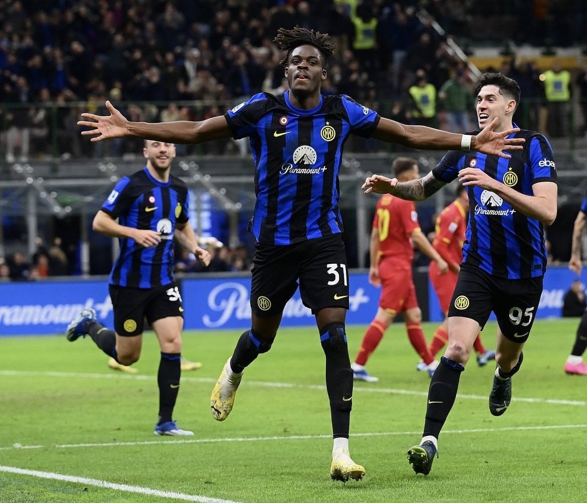 [GdS] Inzaghi changes the Inter against Napoli, with the aim of transforming disappointment into positive energy. Carlos Augusto to be evaluated, Frattesi and Bisseck could give Mkhi and Benji a breather, Acerbi and Darmian return to the starting XI, Dimarco on the left, Lautaro Thuram up front!