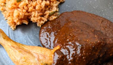 Chicken with mole and red rice