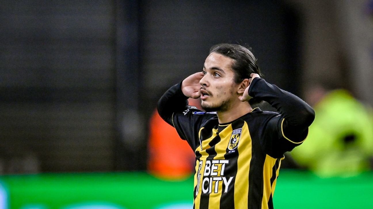 Feyenoord close to signing Vitesse loaned winger Anis Hadj Moussa