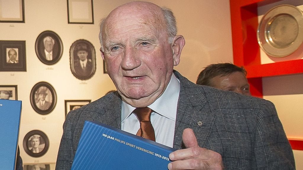 Former Oranje international and manager Kees Rijvers has passed away at the age of 97.
