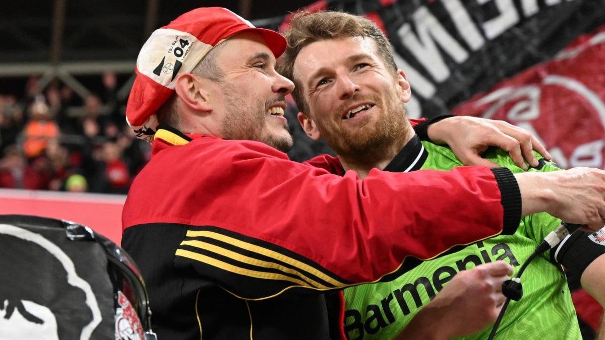 Bayer-Kapitän Hradecky: "Ich glaube, die Hälfte weiß nicht mal, wie das Ergebnis von Bayern gegen Mainz war. Alle leisten hervorragende Arbeit, gehen dann nach Hause und genießen das Leben."
