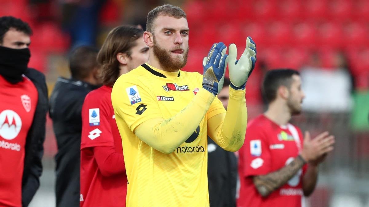 [GdS] Inter have not stopped thinking about Di Gregorio for as a future GK. The cons: value of €18-20M and it’s hard to convince him to be a backup for a year. The pros: He can be included in the UEFA list as a youth product and Inter have a percentage on resale of 15-20%, which would lower the cost