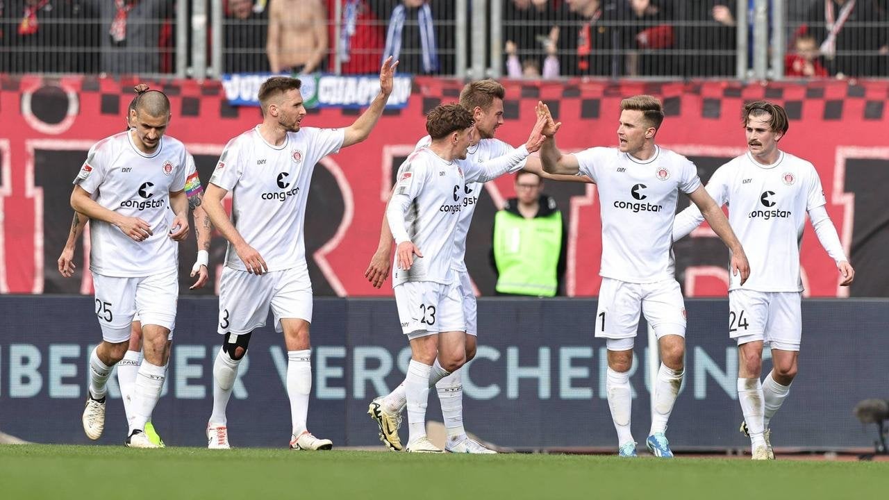 [2. Bundesliga] Sieg in Nürnberg: St. Pauli marschiert weiter Richtung Aufstieg