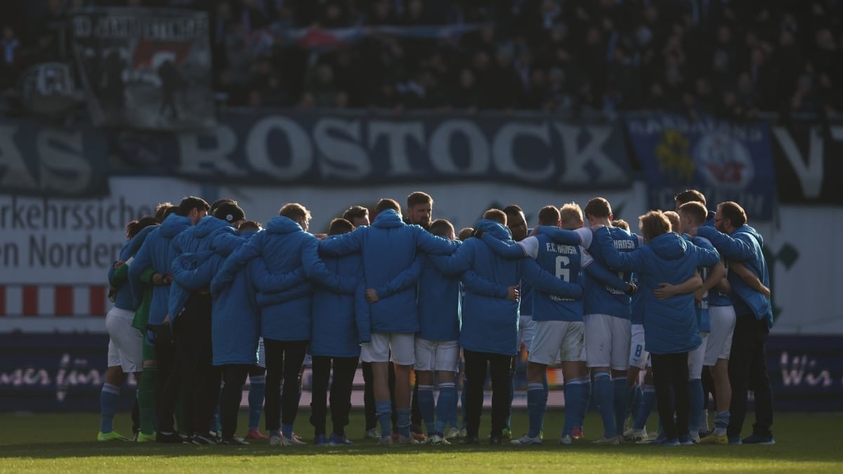 Nach Zuschauer-Eklat in Rostock: Hansa kündigt Stadionverbote an - Geldstrafe soll auf die entsprechenden Personen umgelegt werden
