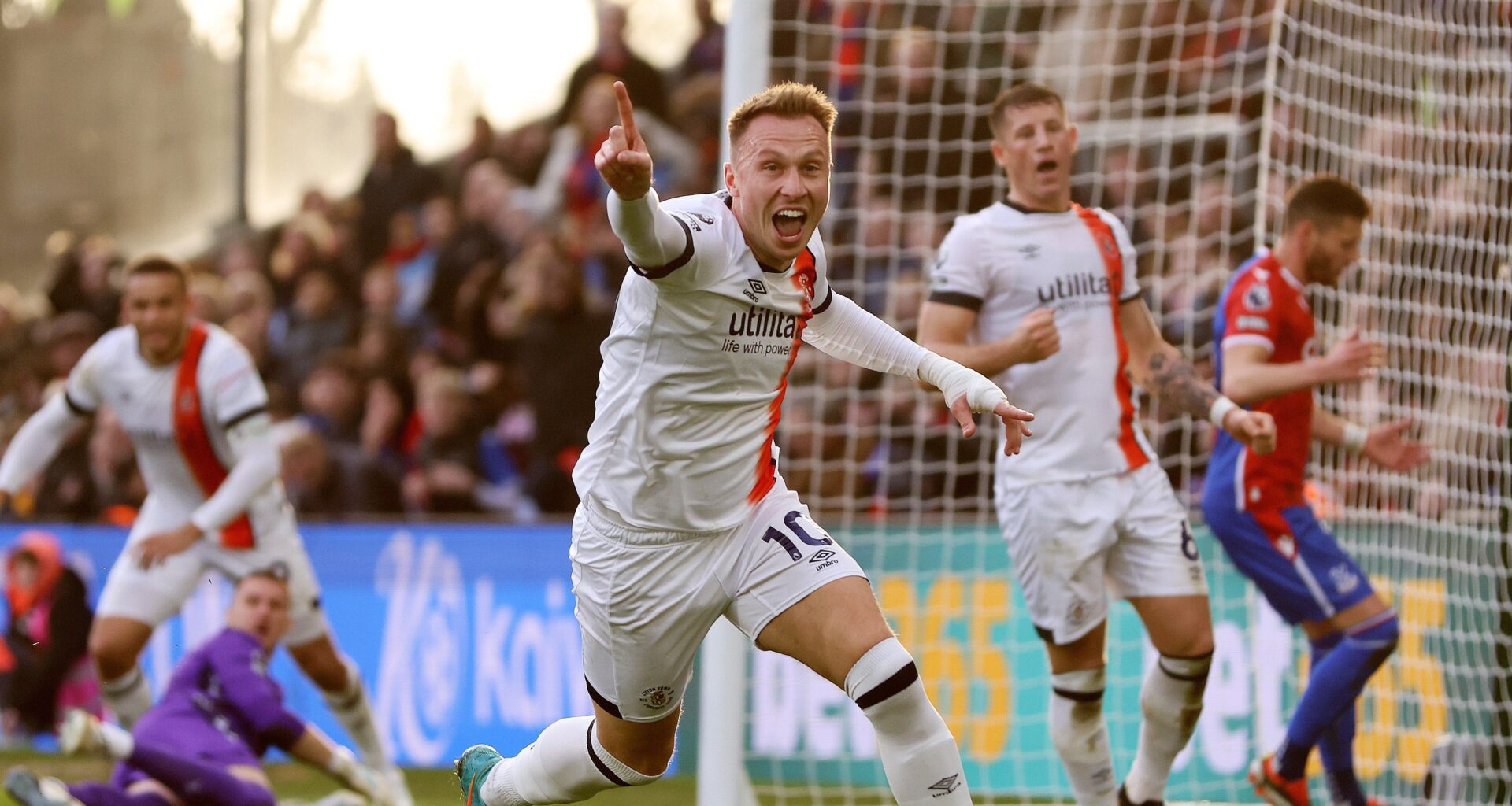 Woodrow's late, late equaliser earns Luton crucial point