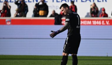 FCH-Torwart Kevin Müller "dankt" Maulwurf nach Slapstick-Tor