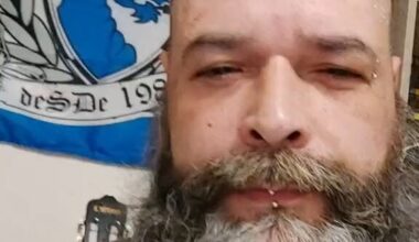 Membro dos Super Dragões ameaça de morte André Villas-Boas após roubo de tarja das claques