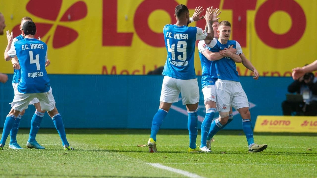 [2. Bundesliga] Knapper Sieg: Hansa sackt gegen Fürth drei fette Punkte ein