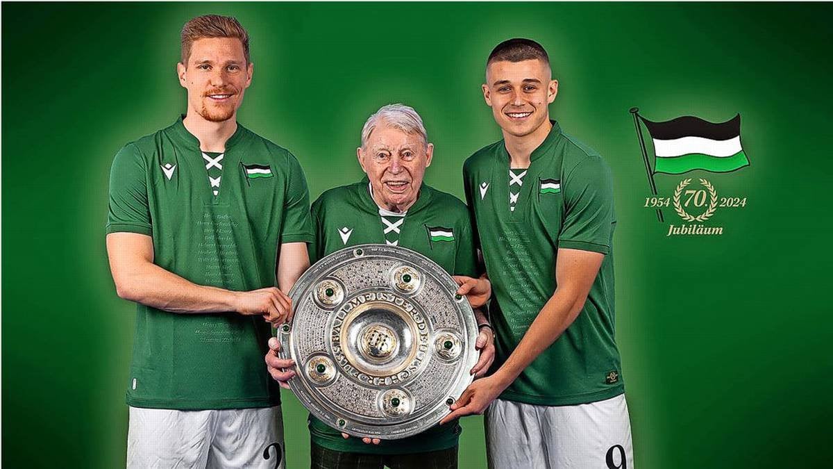 Sondertrikot: Hannover 96 mit meisterlichem 1954-Outfit gegen den 1. FC Kaiserslautern