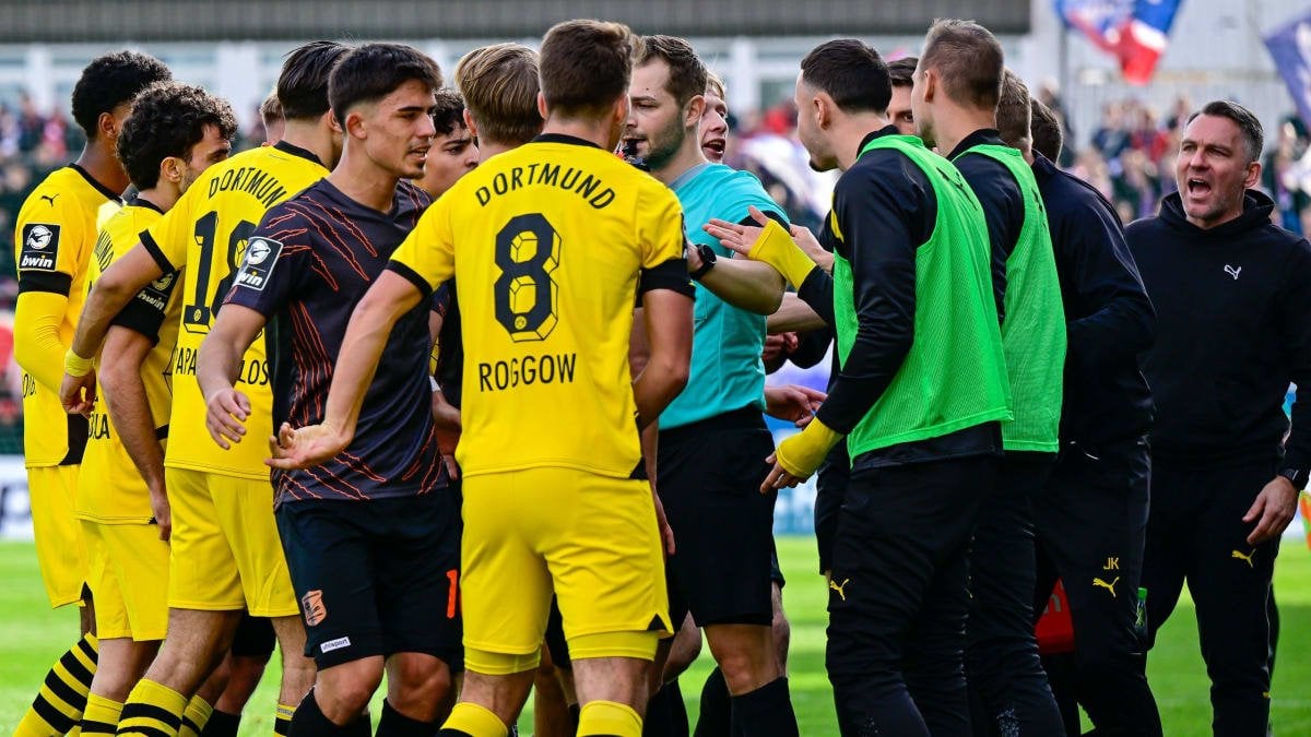 IFAB-Chef Brud im Interview: "Teams werden instruiert, den Schiedsrichter zu umzingeln" - Geschäftsführer über Maßnahmen gegen Fehlverhalten und die Blaue Karte