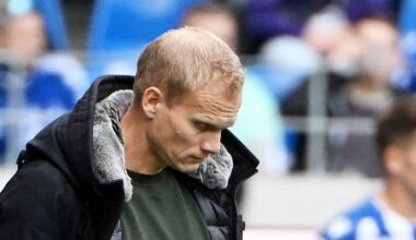 Karel Geraerts hat es sich mit wichtigen Spielern im #S04-Kader verscherzt. Die Hierarchie ist komplett aus den Fugen geraten. Dass Geraerts den Profis nach der Berlin-Niederlage schwere Vorwürfe machte & sich selbst aus der Schusslinie nahm, dürfte für zusätzliche Verstimmung gesorgt haben.