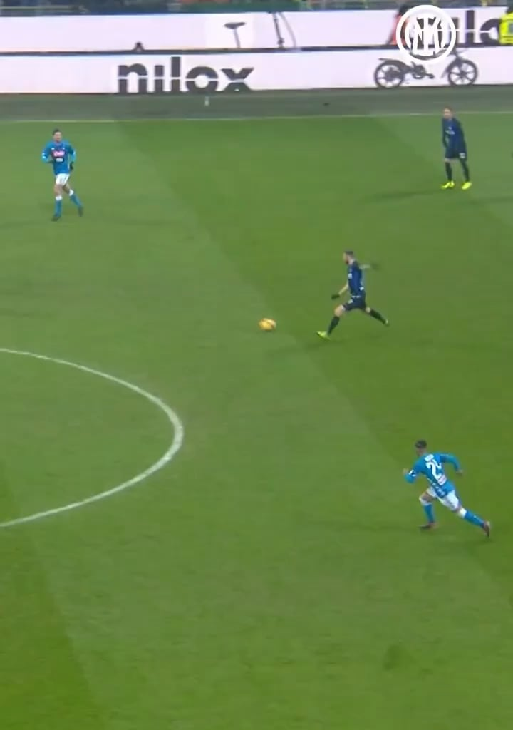 Throwback to this Lautaro Martinez winner vs. Napoli back in 2018 ⚫️🔵