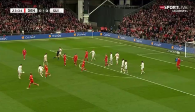 Video of Yann Sommer getting injured on the corner. He was substituted off shortly after, in the 37th minute.