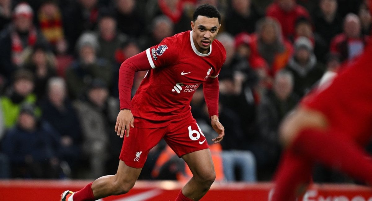 [Matteo Moretto] Real Madrid, monitoring the situation of Trent Alexander-Arnold. The Liverpool full-back ends his contract in 2025. Real Madrid has always been aware of his situation, as it has been doing with all the top players who are approaching the last year of their contract.