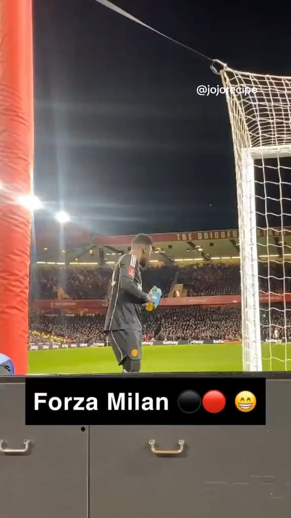 Bbilan fan trolling Andre Onana at a Manchester United game: “Forza Milan, Merda Inter”