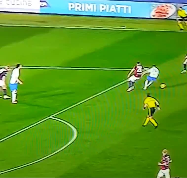 Alexis Sanchez is FOOTBALL. 😍