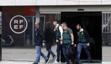 La Guardia Civil registra la Federación de Fútbol y la casa de Rubiales y detiene a varias personas por corrupción y blanqueo